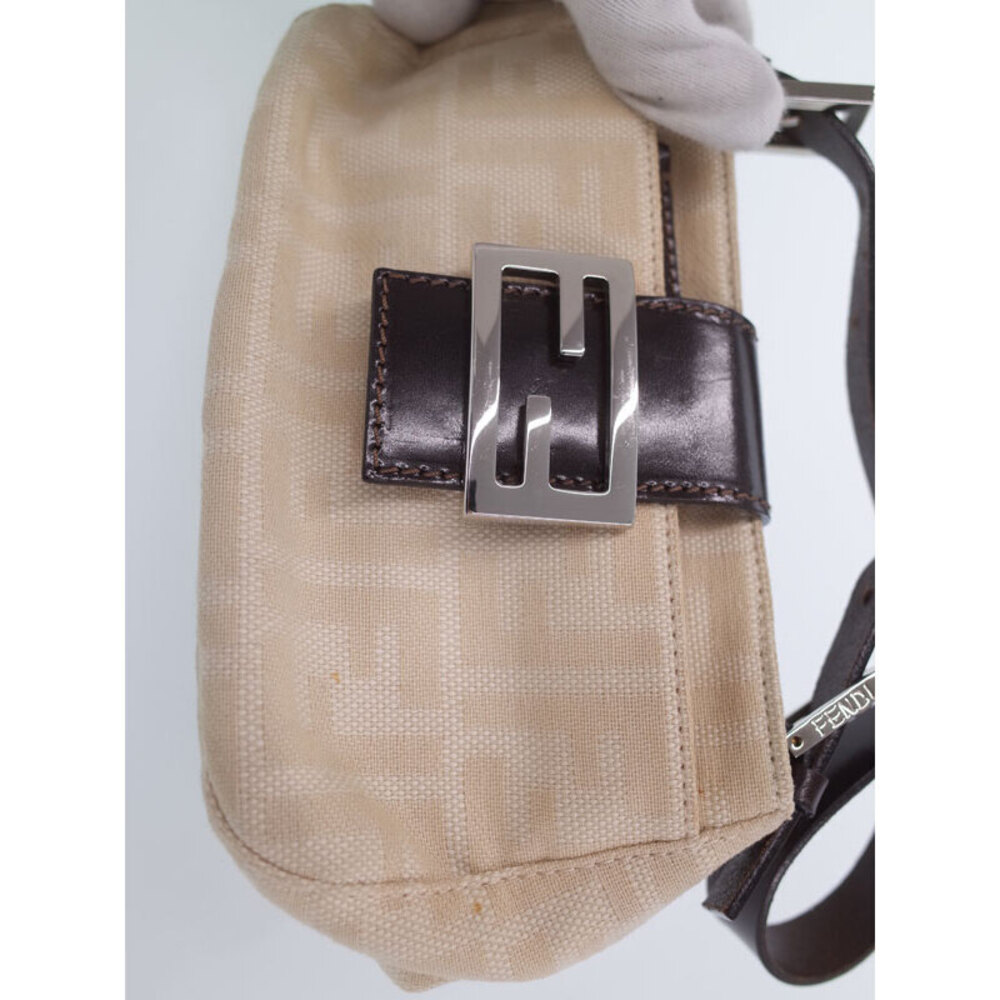 Fendi Zucca Baguette Shoulder Bag White - Picture 7 of 9